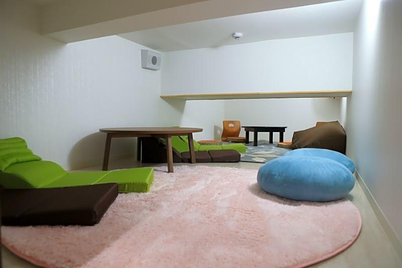 Cafe&Hostel Kimi To Ichigo Osaka Exterior photo